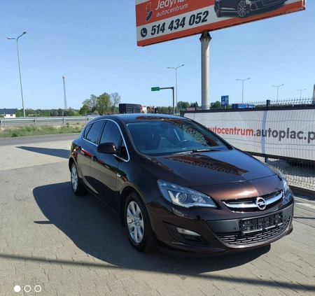 Opel Astra cena 45800 przebieg: 88210, rok produkcji 2015 z Lądek-Zdrój małe 137